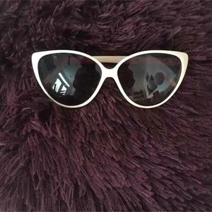 Forever 21 pink cat eyeglasses